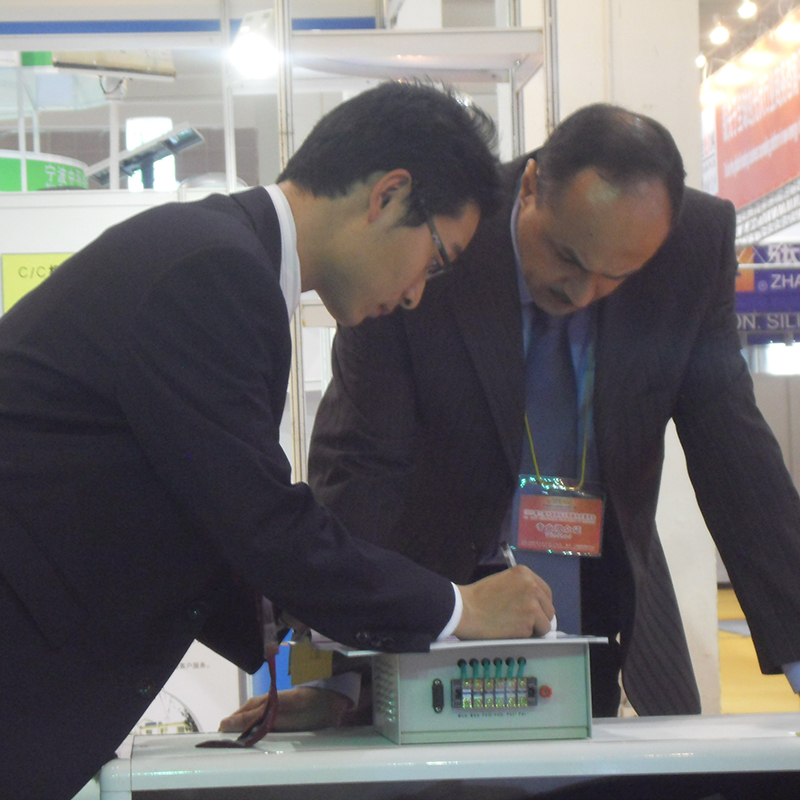 Italia buyer visiting our booth