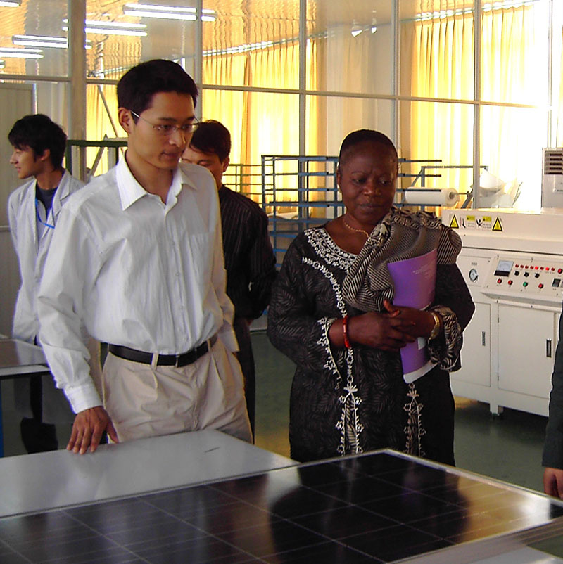 Nigerian buyer visiting factory